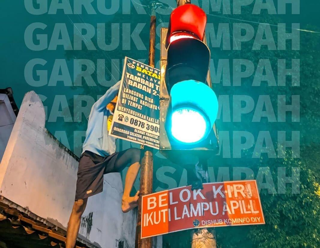 Garuk Sampah berharap pemerintah bisa lebih tegas mengatur pemasangan iklan di kota